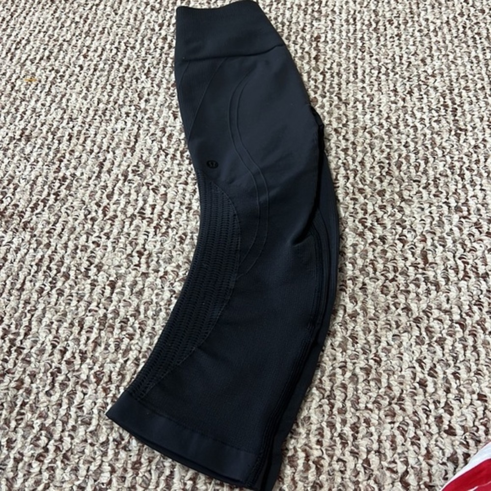 Lululemon - Picture 6 of 6